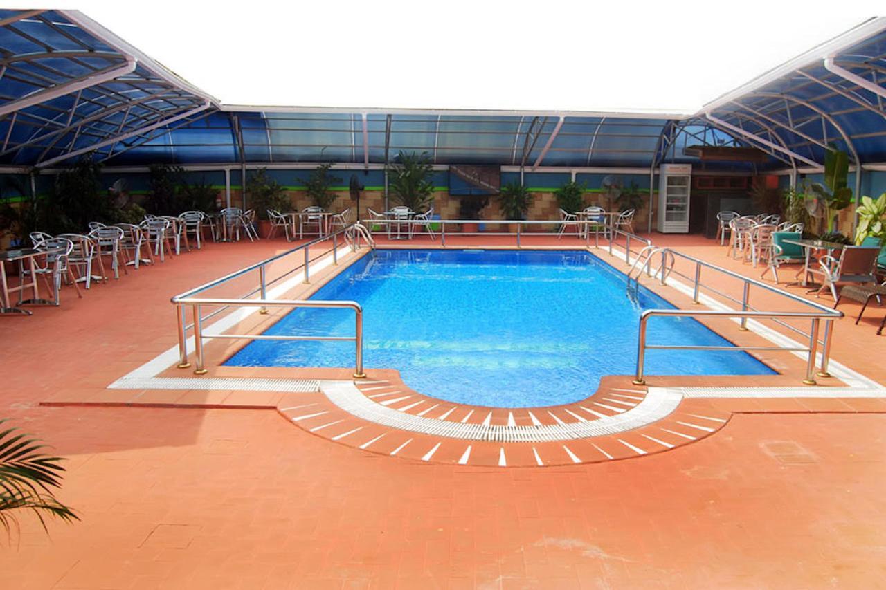 Milestone Hotel Ogombo Esterno foto