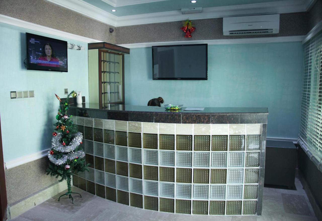 Milestone Hotel Ogombo Esterno foto